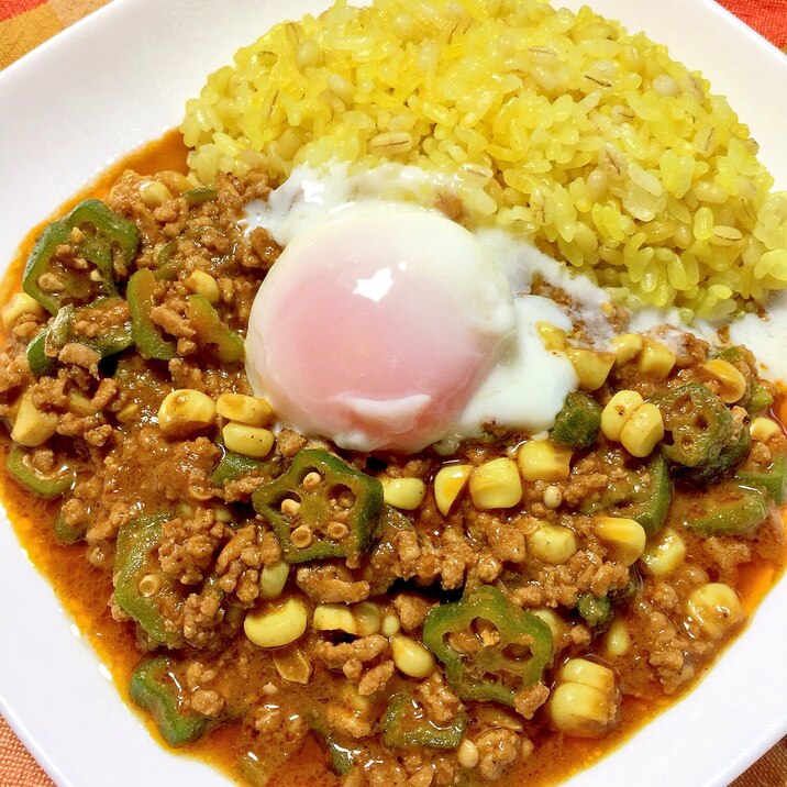 簡単本格!オクラとコーンのキーマカレー